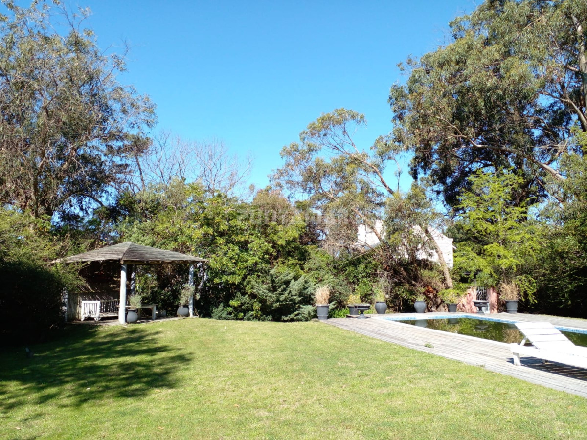 Casa ID.212386 - CHALET EN ALQUILER TEMPORADA EN ZONA DE LA BARRA A 3 CUADRAS DE LA AVENIDA PRINCIPAL Y 5 CUADRAS DE LA PLAYA 