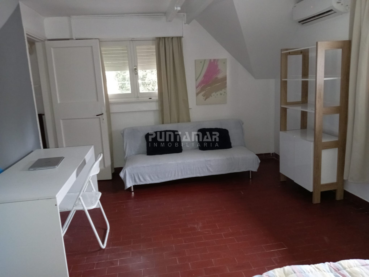 Casa ID.212770 - CASA DE 3 PLANTAS EN PARADA 7 DE LA MANSA, CON 4 DORMITORIOS Y DEPENDENCIA DE SERVICIO