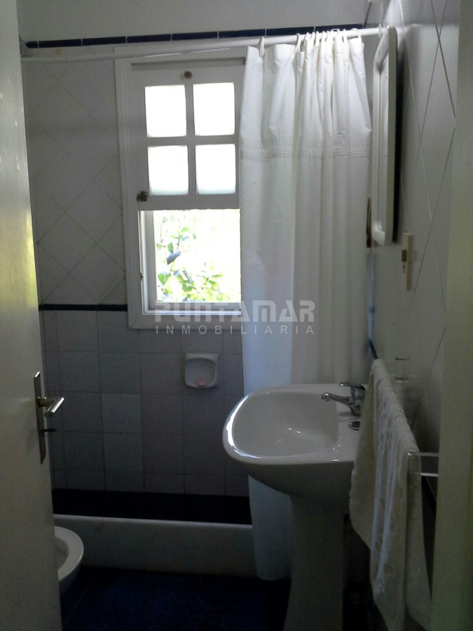 Casa ID.210900 - ALQUILER HERMOSA CASA EN LA BARRA A POCAS CUADRAS DEL MAR 