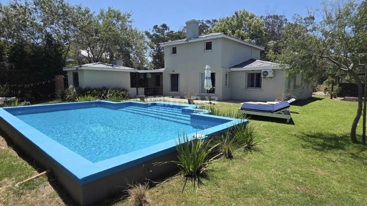 HERMOSA CASA CON PISCINA EN LA BARRA A 4 CUADRAS DEL MAR - PMI213091C
