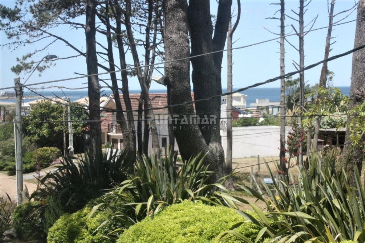 Casa ID.210977 - ALQUILER DE CASA EN MONTOYA 3 DORMITORIOS CON PISCINA