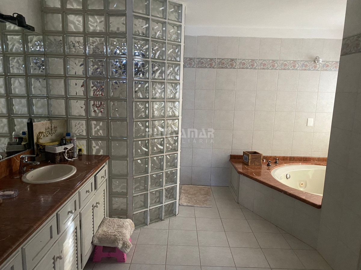 Casa ID.212158 - CASA DE 5 DORMITORIOS CON PISCINA EN PUNTA DEL ESTE!