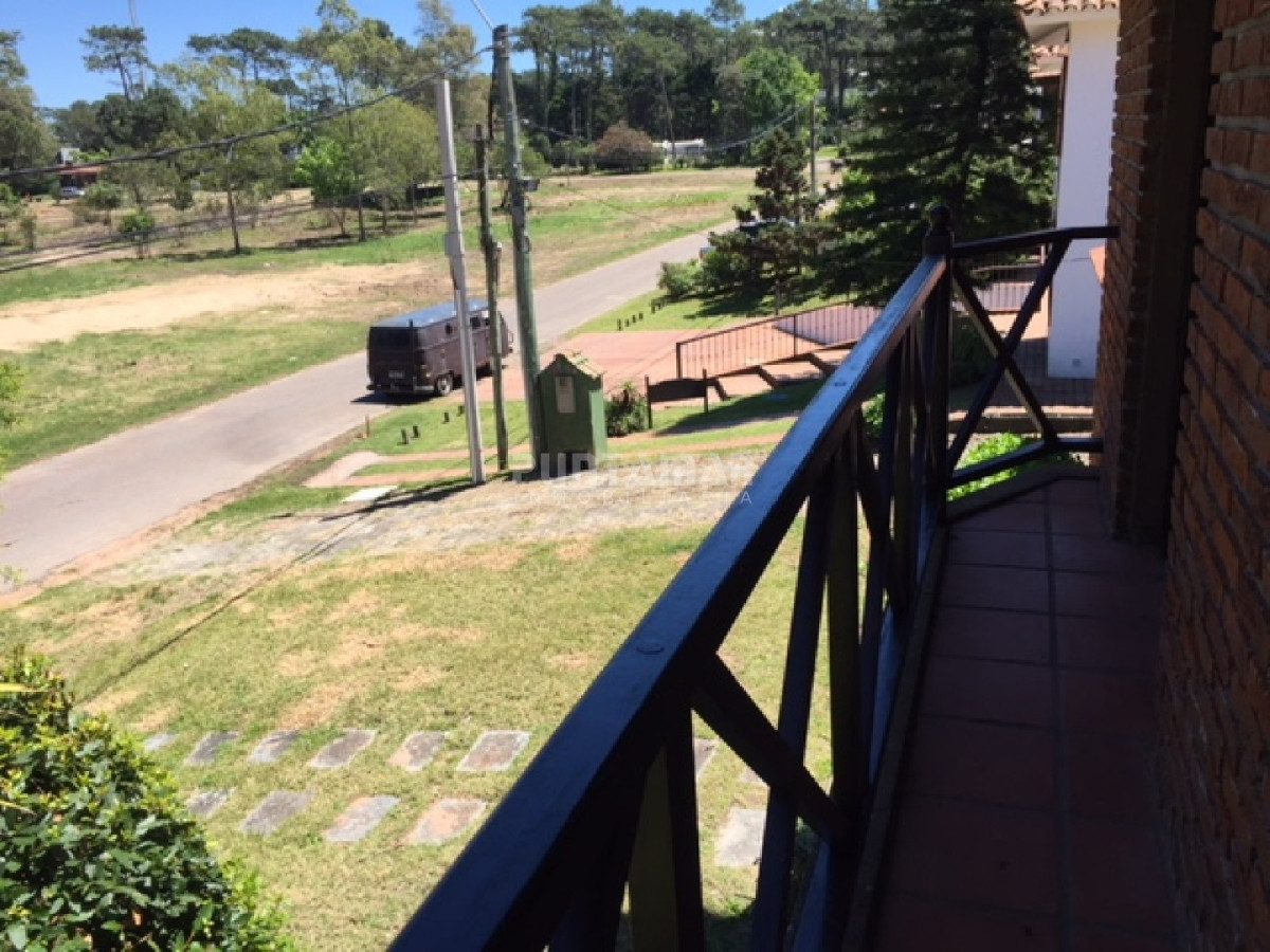 Casa ID.210621 - ALQUILER CASA DE 5 DORMIS CON PISCINA