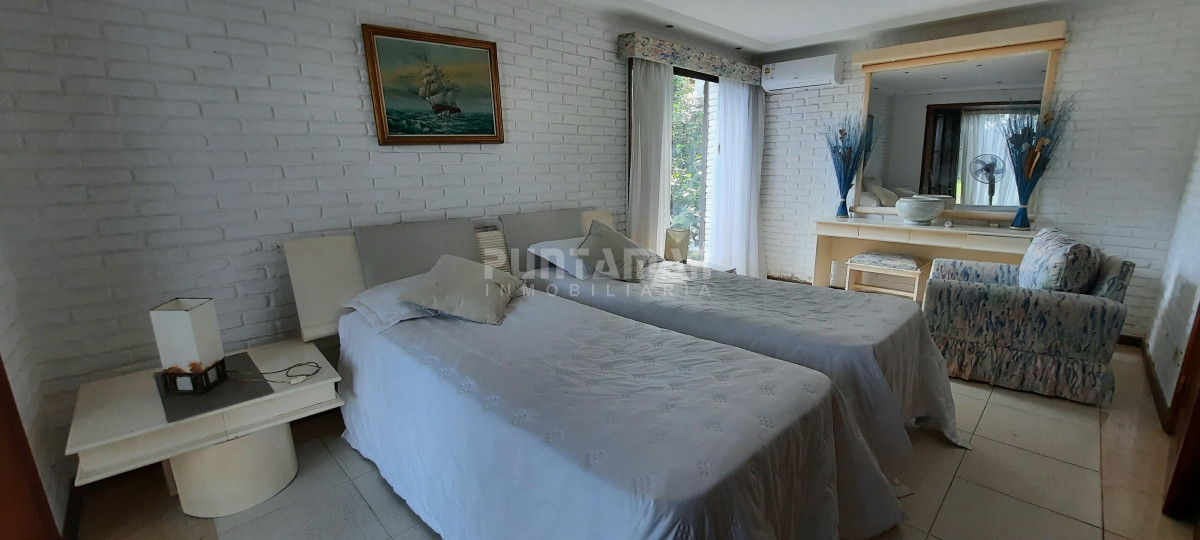 Casa ID.212456 - IMPORTANTE CASA DE 2 PLANTAS EN BARRIO SAN RAFAEL