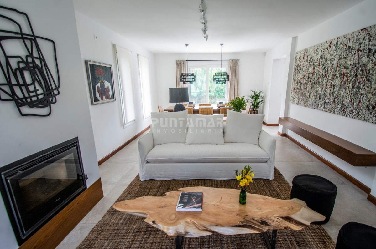Casa ID.211851 - Casa de 5 dormitorios en venta y alquiler en Rincón del Indio, Punta del Este