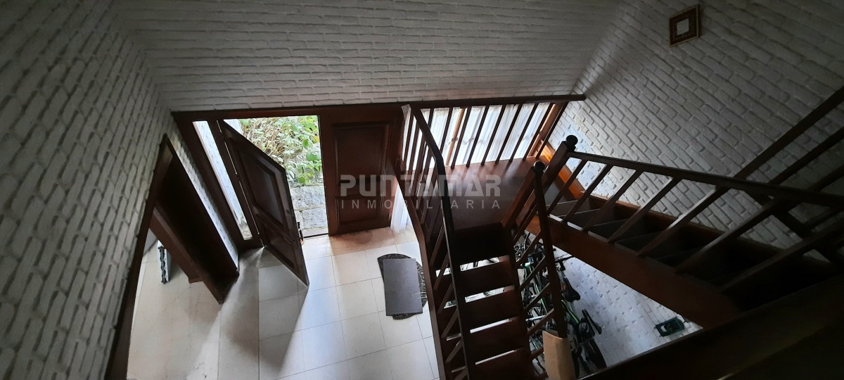 Casa ID.212456 - IMPORTANTE CASA DE 2 PLANTAS EN BARRIO SAN RAFAEL