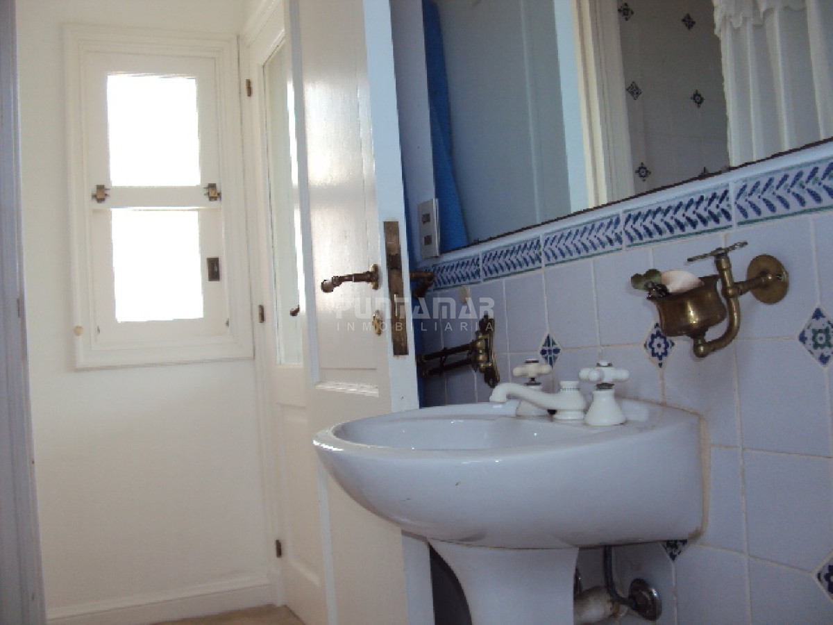 Casa ID.211703 - Casa en Punta Piedras, Manantiales, 4 dormitorios y piscina