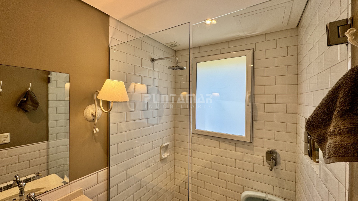 Casa ID.213497 - ESPECTACULAR CASA DE 4 DORMITORIOS EN SUITE EN BARRIO PRIVADO DE PUNTA DEL ESTE