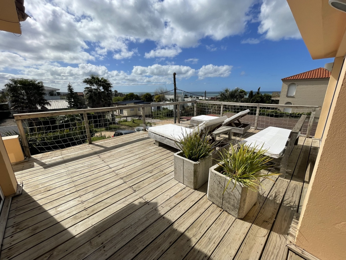 Casa ID.211088 - VENTA Y ALQUILER CASA 4 DORMITORIOS CON VISTA AL MAR EN ALTOS DE PUNTA PIEDRA 