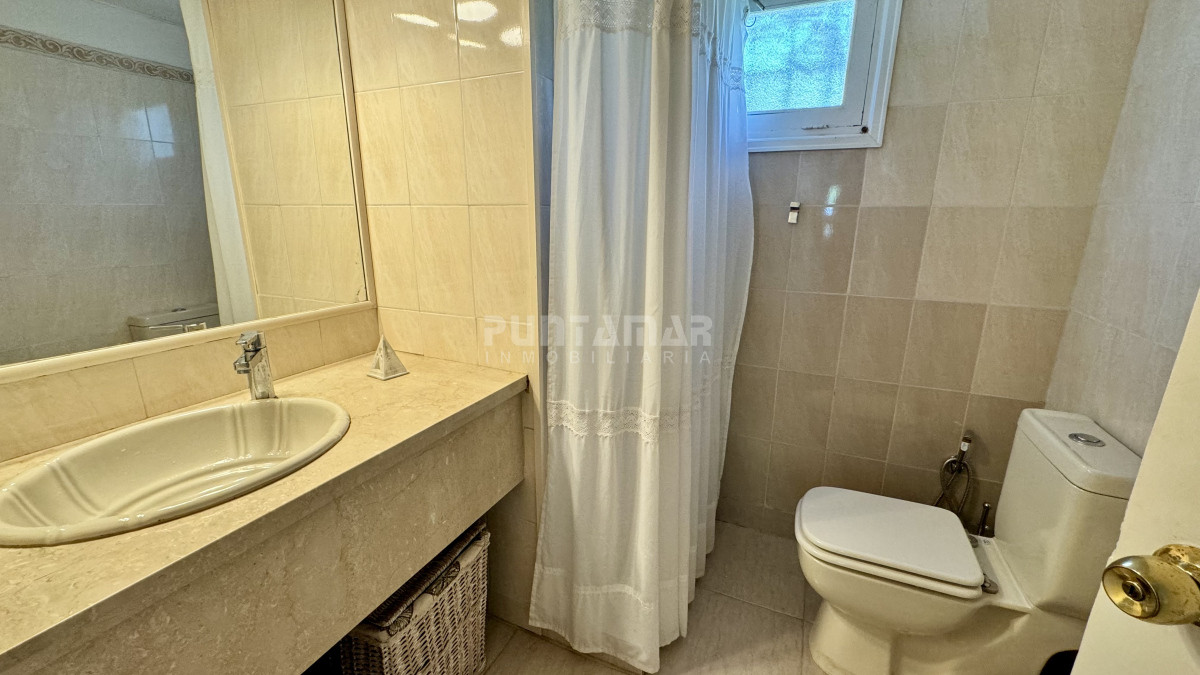 Casa ID.210909 - MUY LINDA CASA EN MONTOYA DE 3 DORMITORIOS Y CASA DE HUESPEDES INDEPENDIENTE 