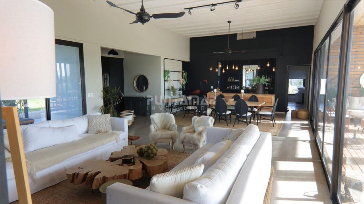 Casa ID.213803 - ALQUILER HERMOSA CASA DE 4 DORMITORIOS EN BARRIO PRIVADO EL QUIJOTE 