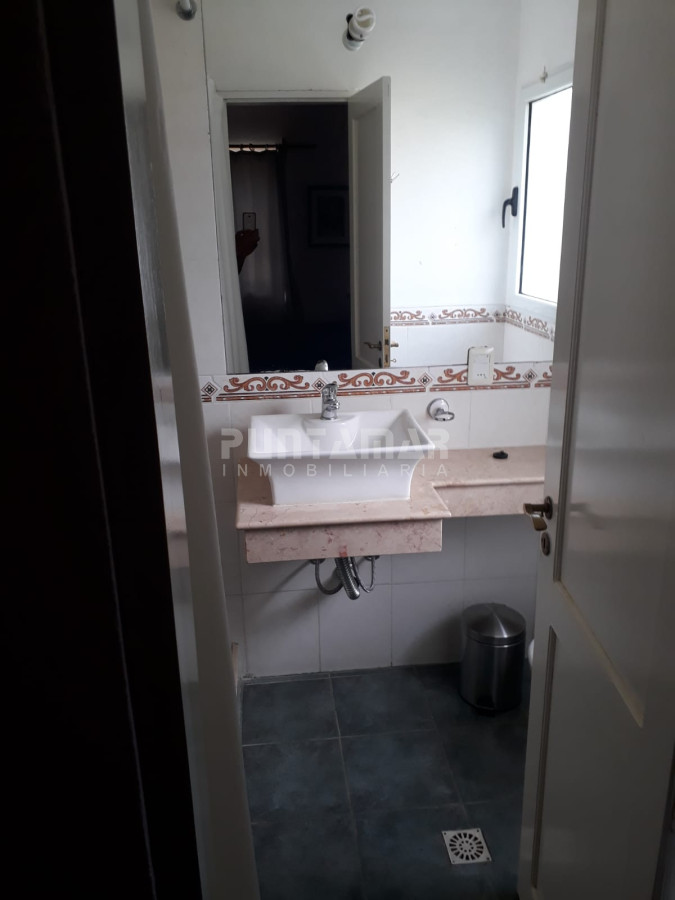 Casa ID.210842 - Casa de 5 dormitorios en alquiler en Montoya