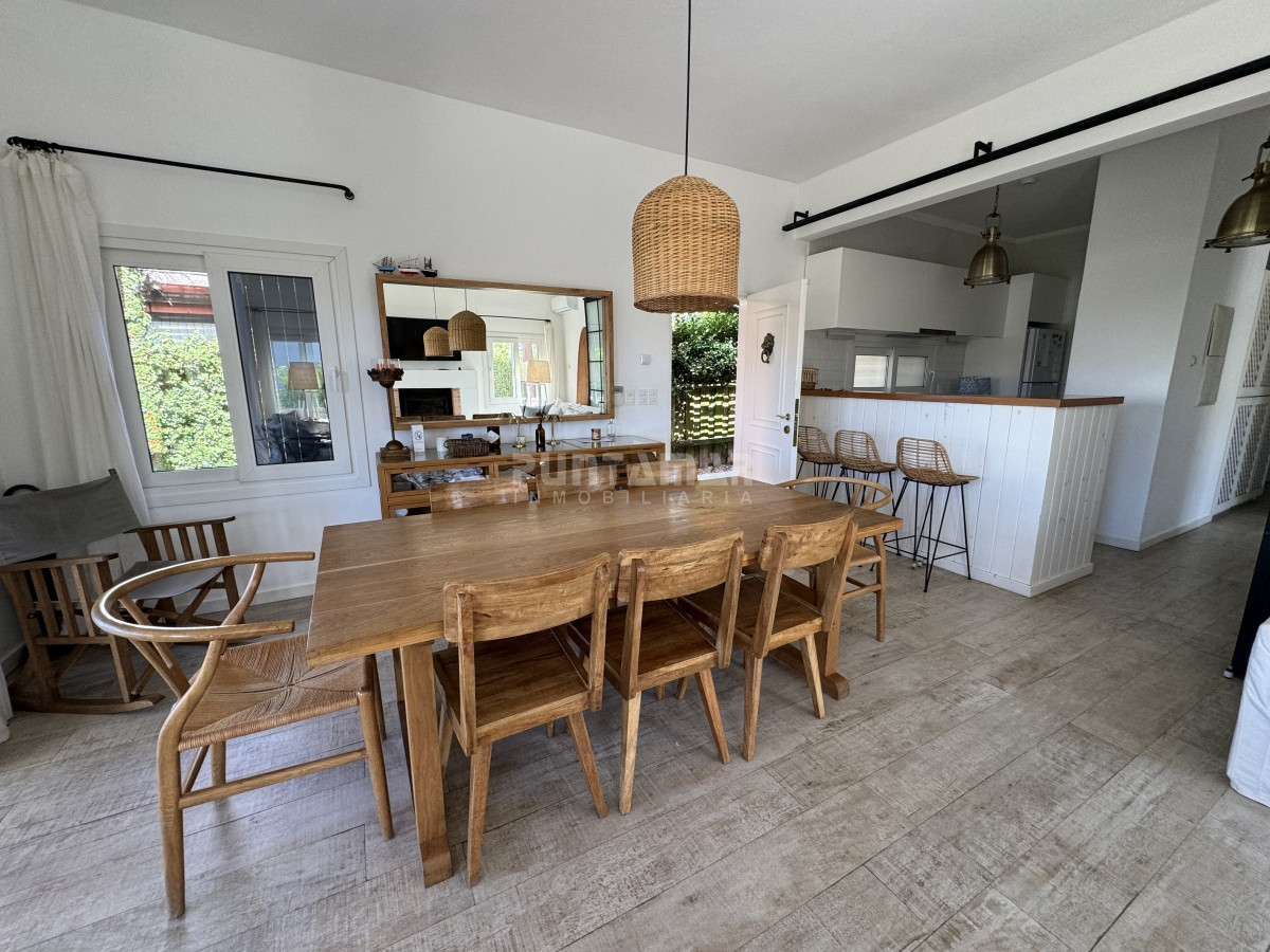 Casa ID.210767 - Casa en alquiler en Montoya, La Barra, 4 dormitorios 