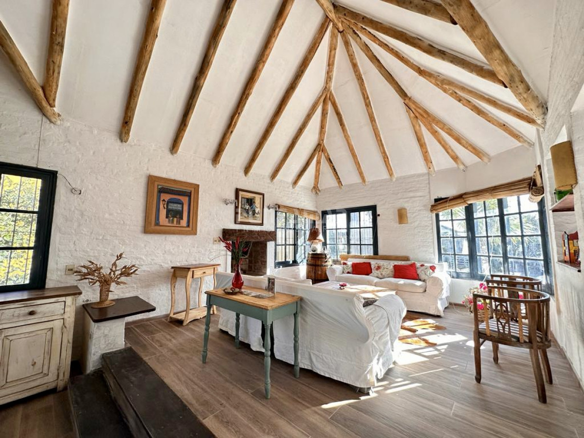 Casa ID.210951 - ALQUILER CASA DOS CUADRAS DE LA PLAYA LA POSTA Y UNA DE LA PRINCIPIAL