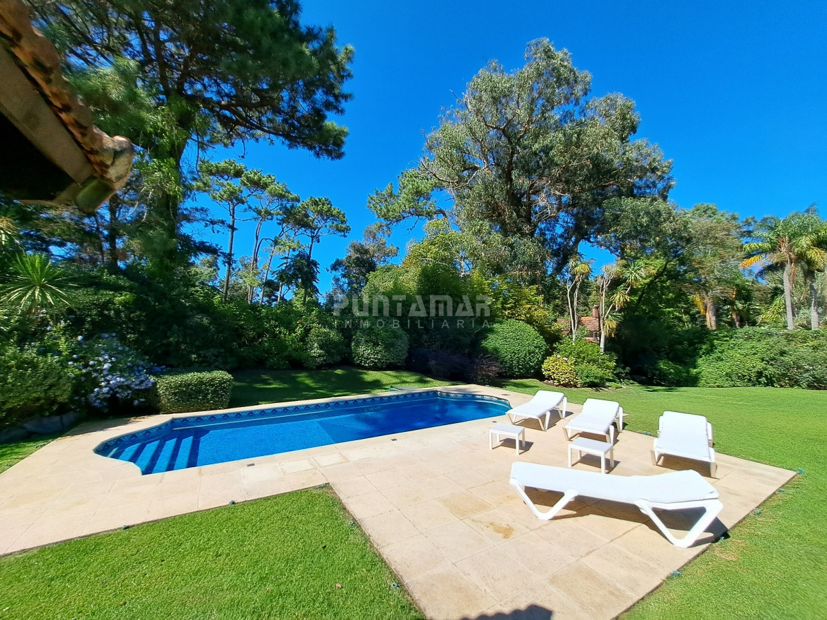 Casa ID.212912 - IMPORTANTE CASA DE 2 PLANTAS  