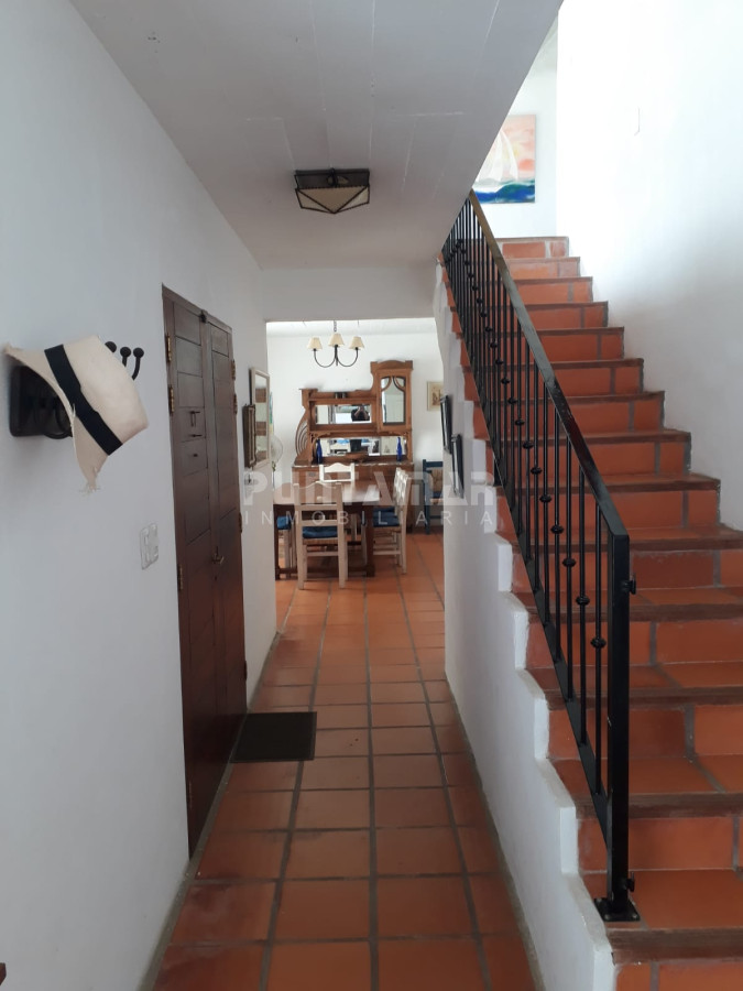 Casa ID.210842 - Casa de 5 dormitorios en alquiler en Montoya