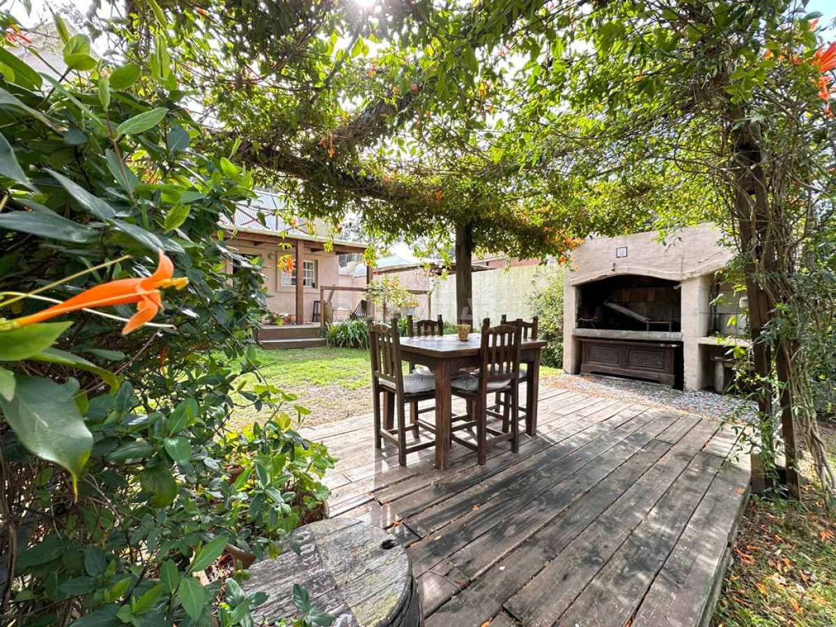 Casa ID.213069 - HERMOSA CASA DE 4 DORMITORIOS EN EL BOSQUE DE MONTOYA 