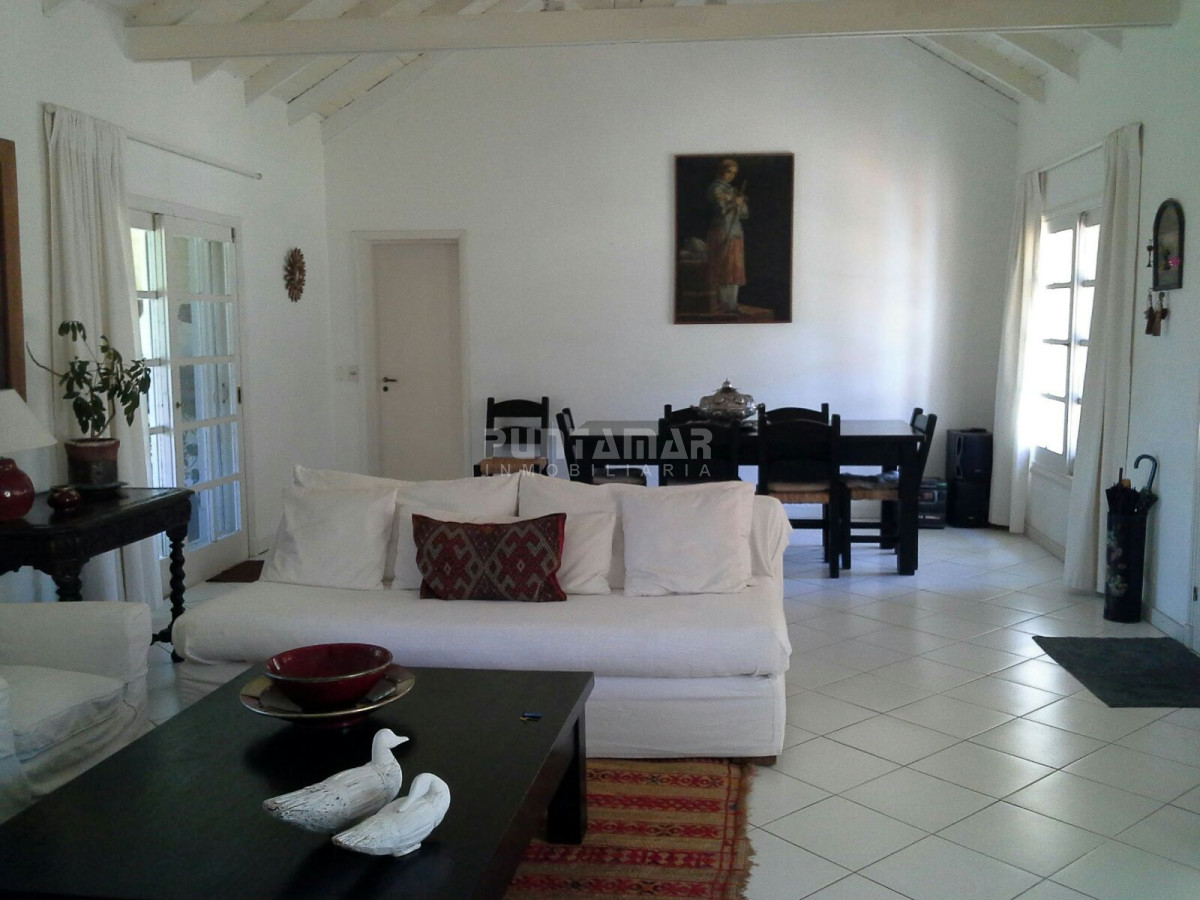 Casa ID.210900 - ALQUILER HERMOSA CASA EN LA BARRA A POCAS CUADRAS DEL MAR 