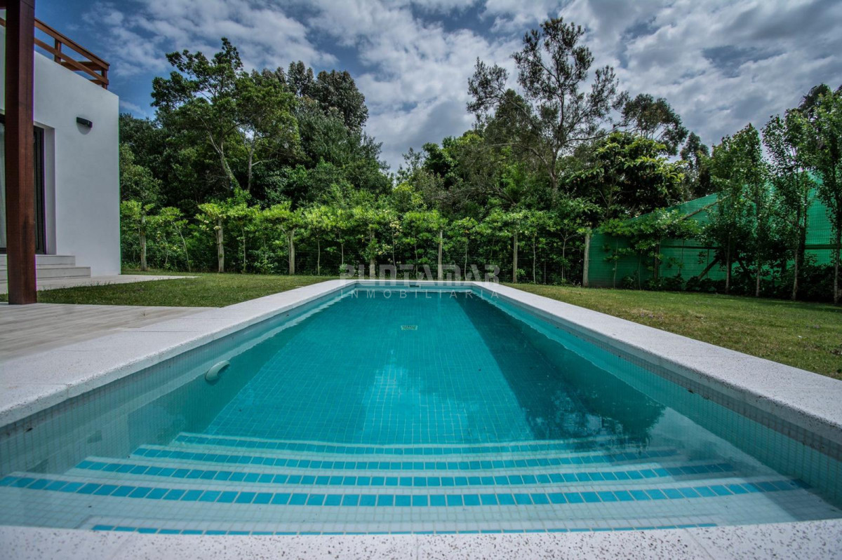 Casa ID.211851 - Casa de 5 dormitorios en venta y alquiler en Rincón del Indio, Punta del Este