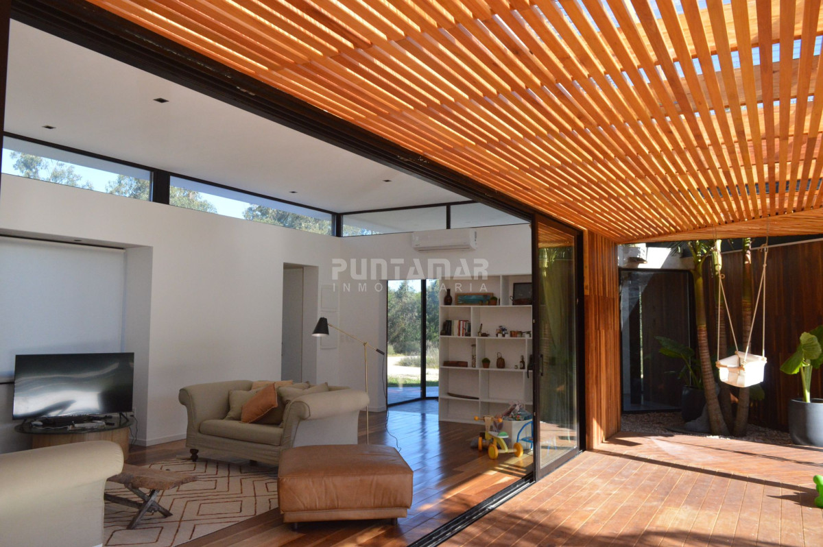 Casa ID.212843 - MODERNA CASA DE 3 DORMITORIOS EN ALQUILER EN BARRIO CERRADO POLO DEL ESTE