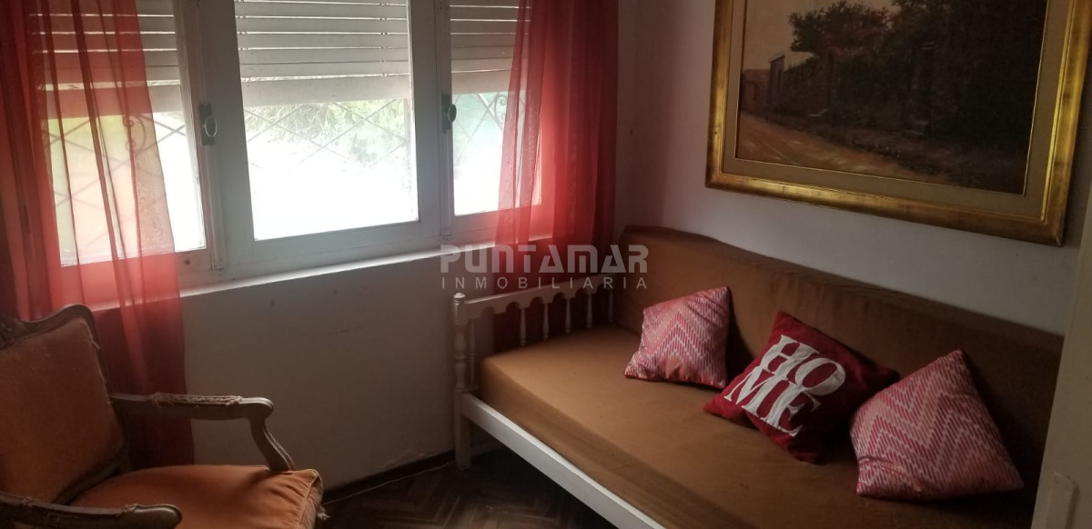 Casa ID.212770 - CASA DE 3 PLANTAS EN PARADA 7 DE LA MANSA, CON 4 DORMITORIOS Y DEPENDENCIA DE SERVICIO