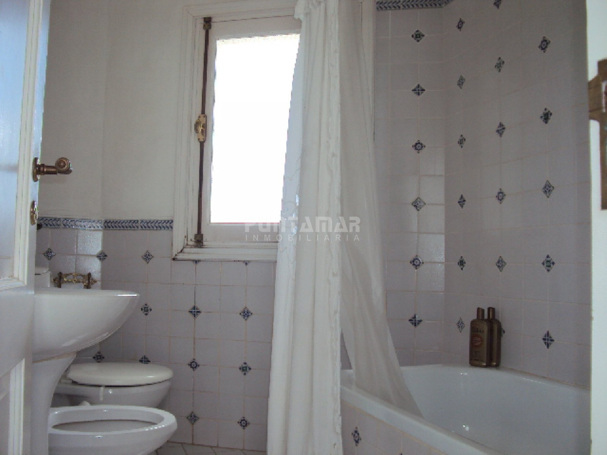 Casa ID.211703 - Casa en Punta Piedras, Manantiales, 4 dormitorios y piscina