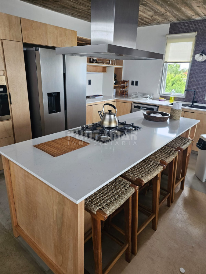 Casa ID.210864 - ESPECTACULAR CASA EN MONTOYA DE 3DORMITORIOS Y PISCINA 