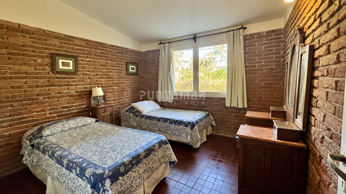 Casa ID.213710 - ALQUILER HERMOSO CHALET DE 4 DORMITORIOS A 900 MTS DEL MAR