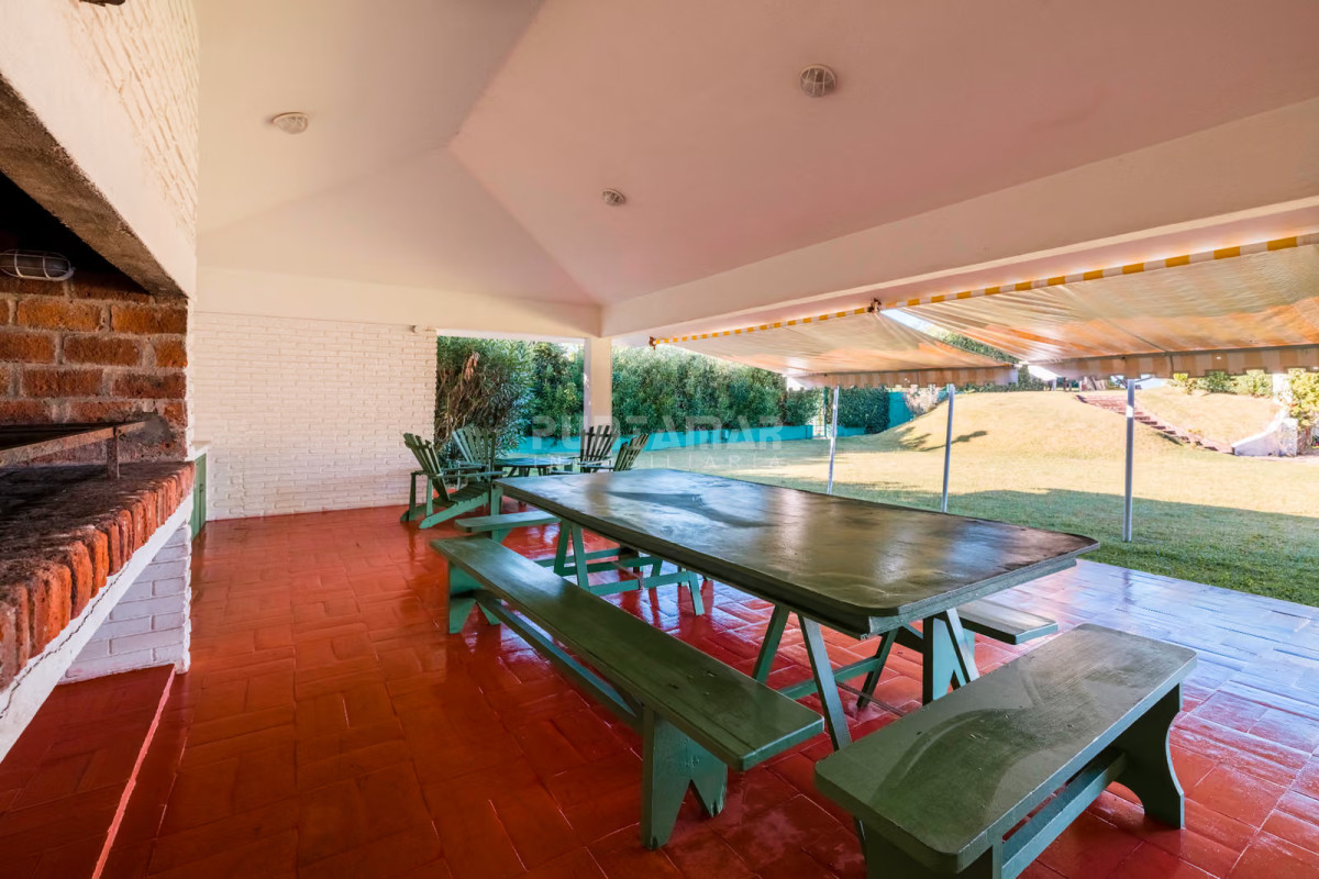 Casa ID.210549 - CASA DE 6 DORMITORIOS FRENTE AL  MAR EN LA MANSA