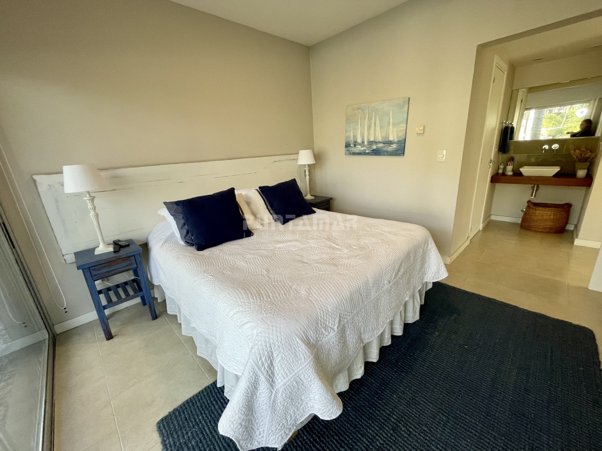 Casa ID.212480 - VENTA DE CASA 4 DORMITORIOS EN MONTOYA