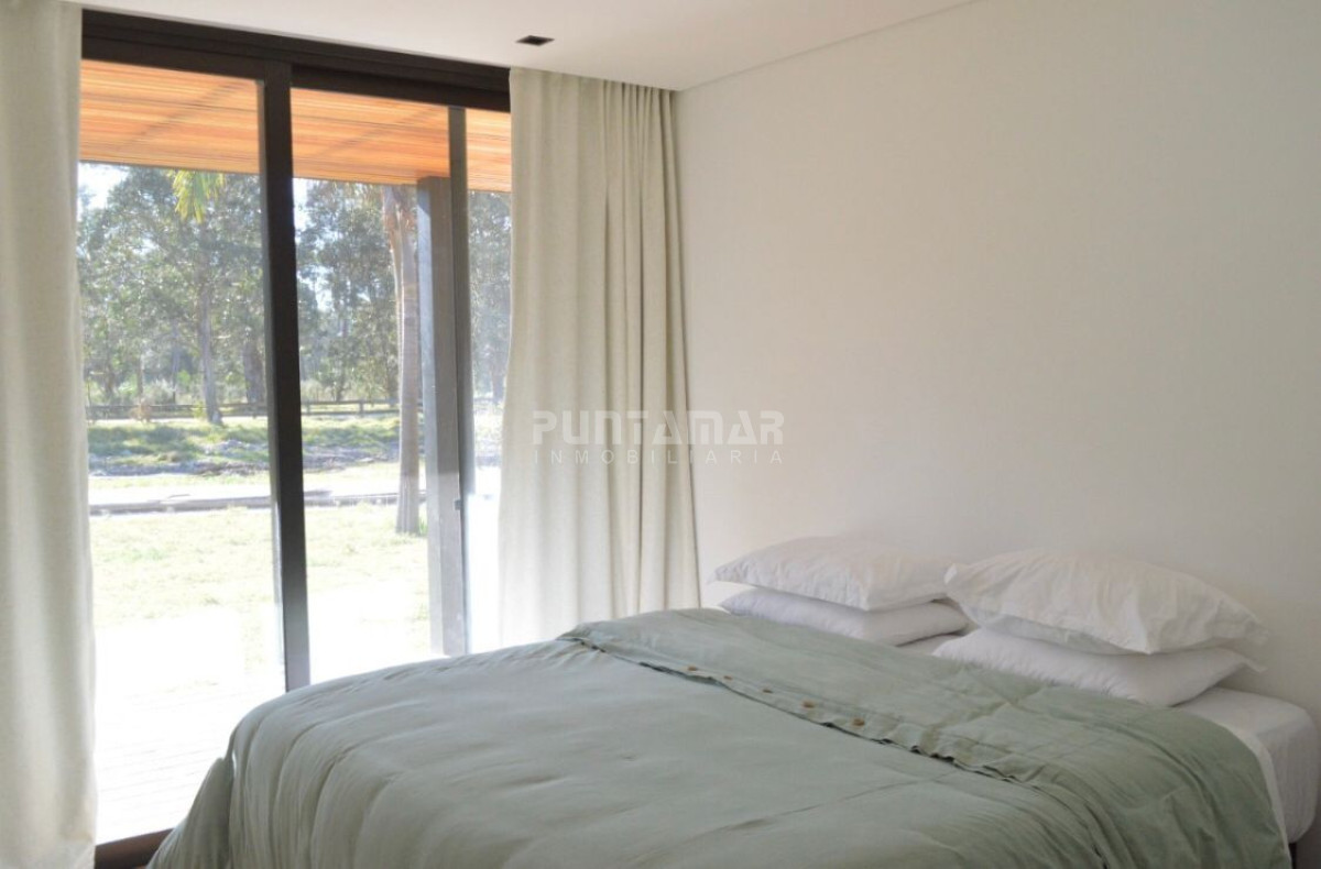 Casa ID.212843 - MODERNA CASA DE 3 DORMITORIOS EN ALQUILER EN BARRIO CERRADO POLO DEL ESTE