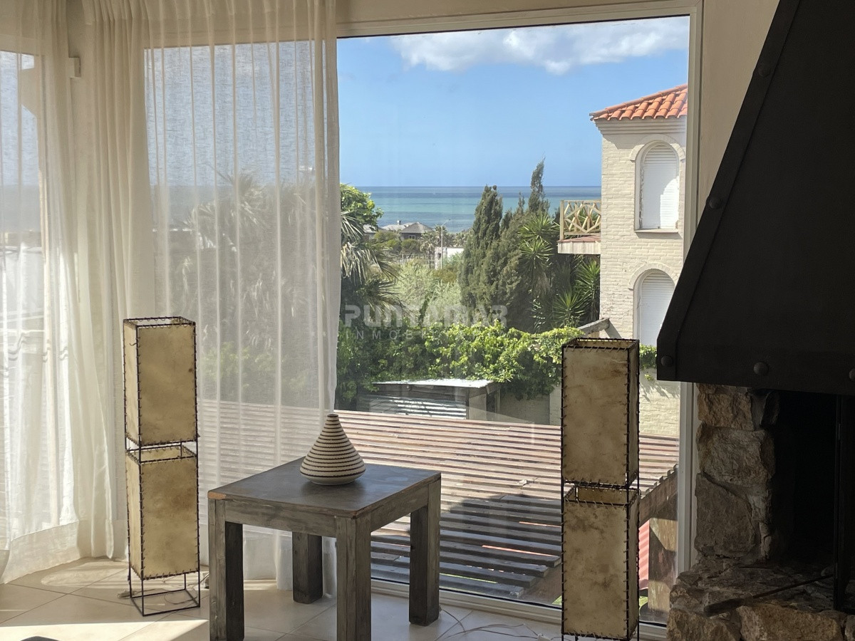 Casa ID.211088 - VENTA Y ALQUILER CASA 4 DORMITORIOS CON VISTA AL MAR EN ALTOS DE PUNTA PIEDRA 