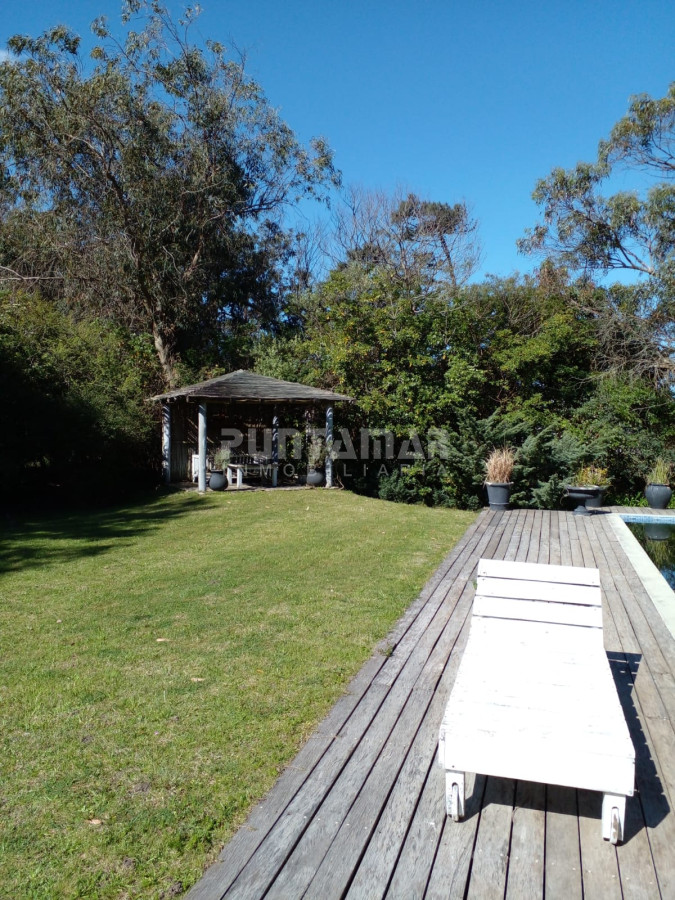 Casa ID.212386 - CHALET EN ALQUILER TEMPORADA EN ZONA DE LA BARRA A 3 CUADRAS DE LA AVENIDA PRINCIPAL Y 5 CUADRAS DE LA PLAYA 