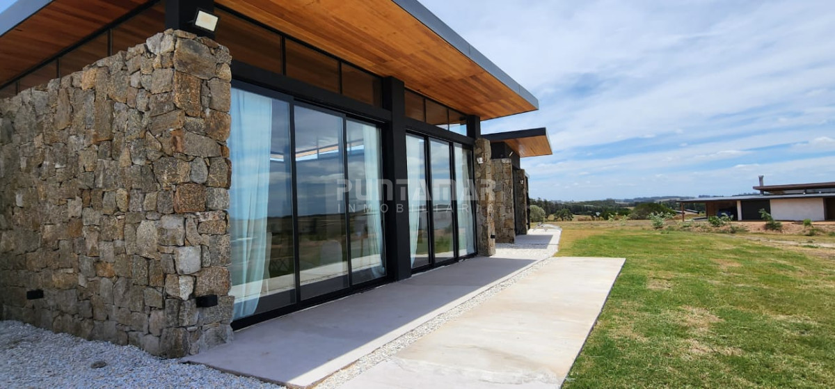 Casa ID.212882 - Casa en venta y alquiler en Pueblo Mio