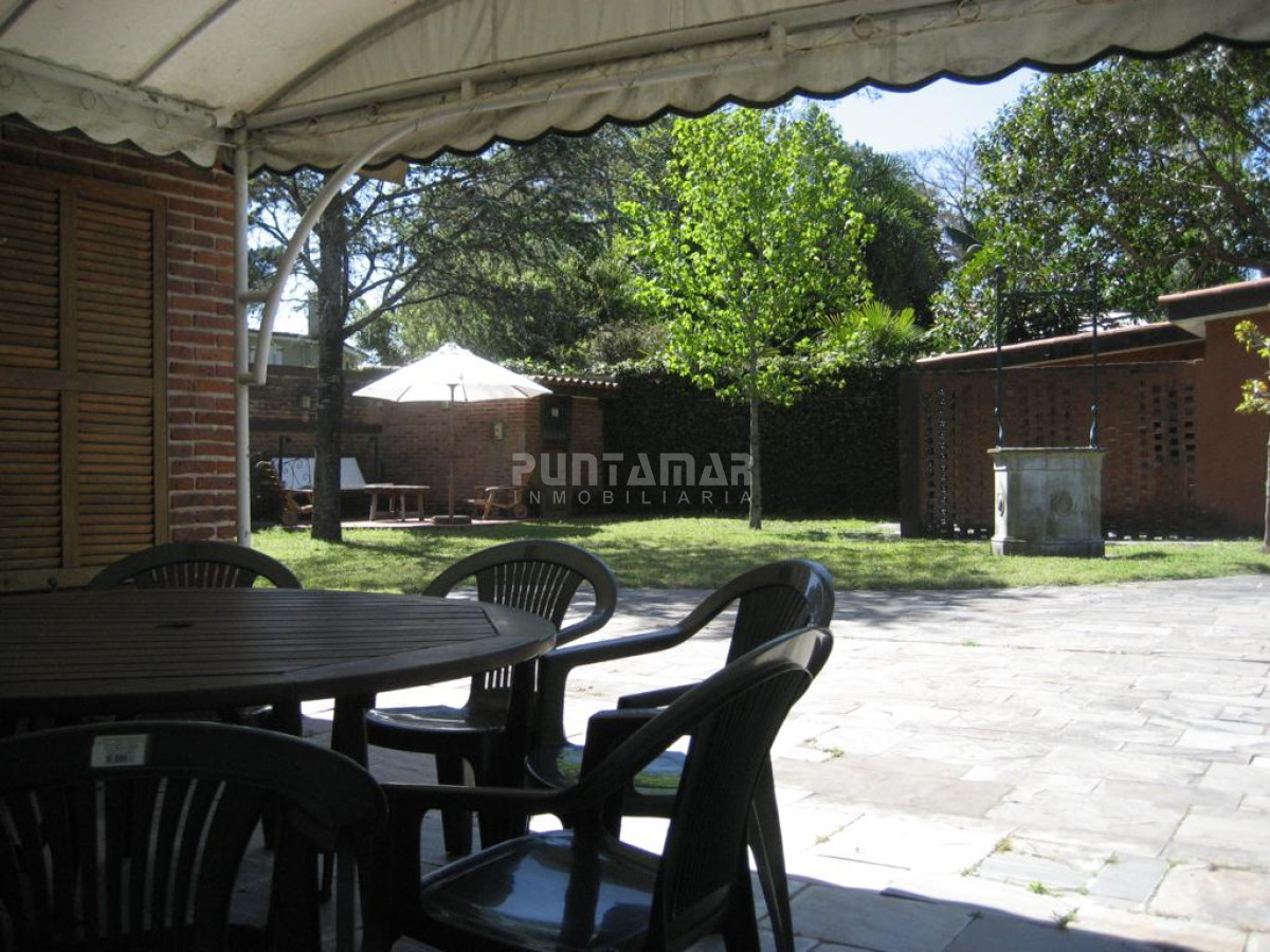 Casa ID.212425 - CHALET DE 4 DORMITORIOS EN PARADA 7 DE LA MANSA