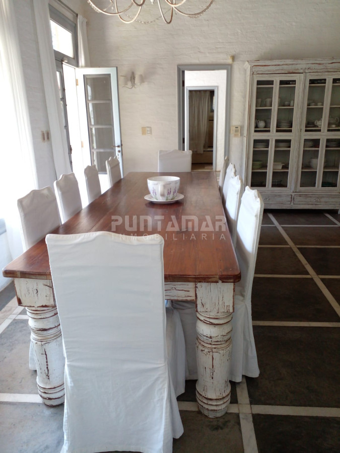 Casa ID.212386 - CHALET EN ALQUILER TEMPORADA EN ZONA DE LA BARRA A 3 CUADRAS DE LA AVENIDA PRINCIPAL Y 5 CUADRAS DE LA PLAYA 