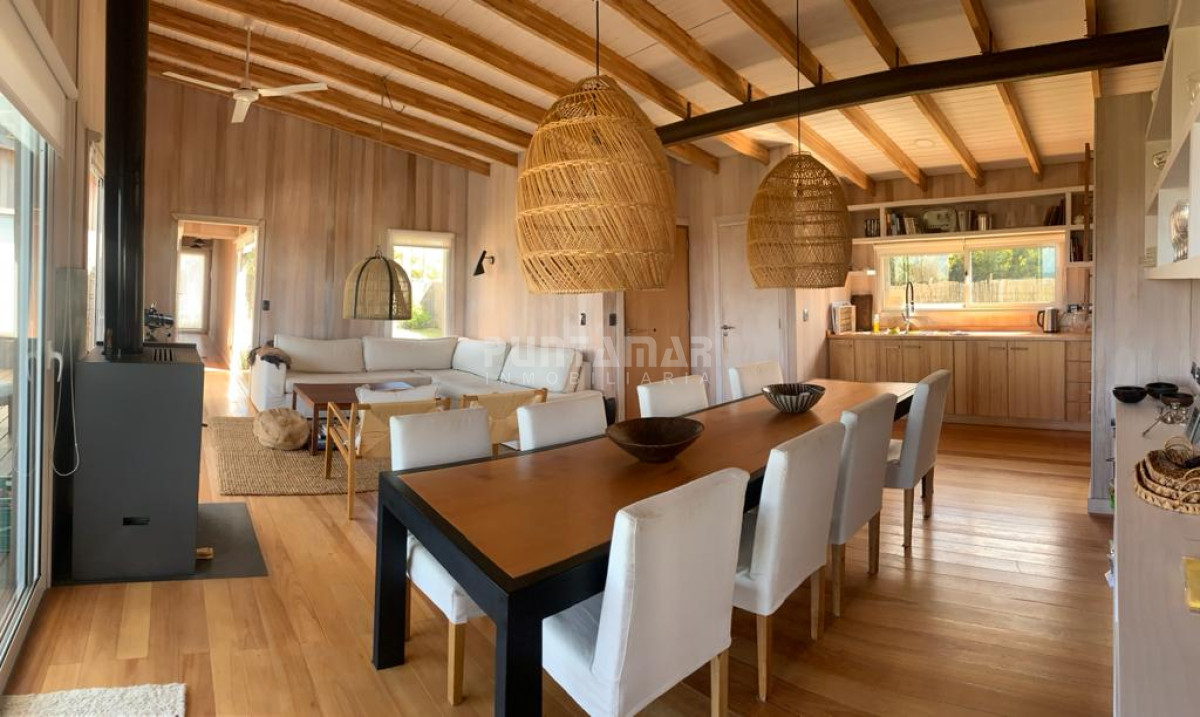 VENTA Y ALQULER CASA EN ALTOS DE PUNTA PIEDRAS CON PISCINA - PMI212772C
