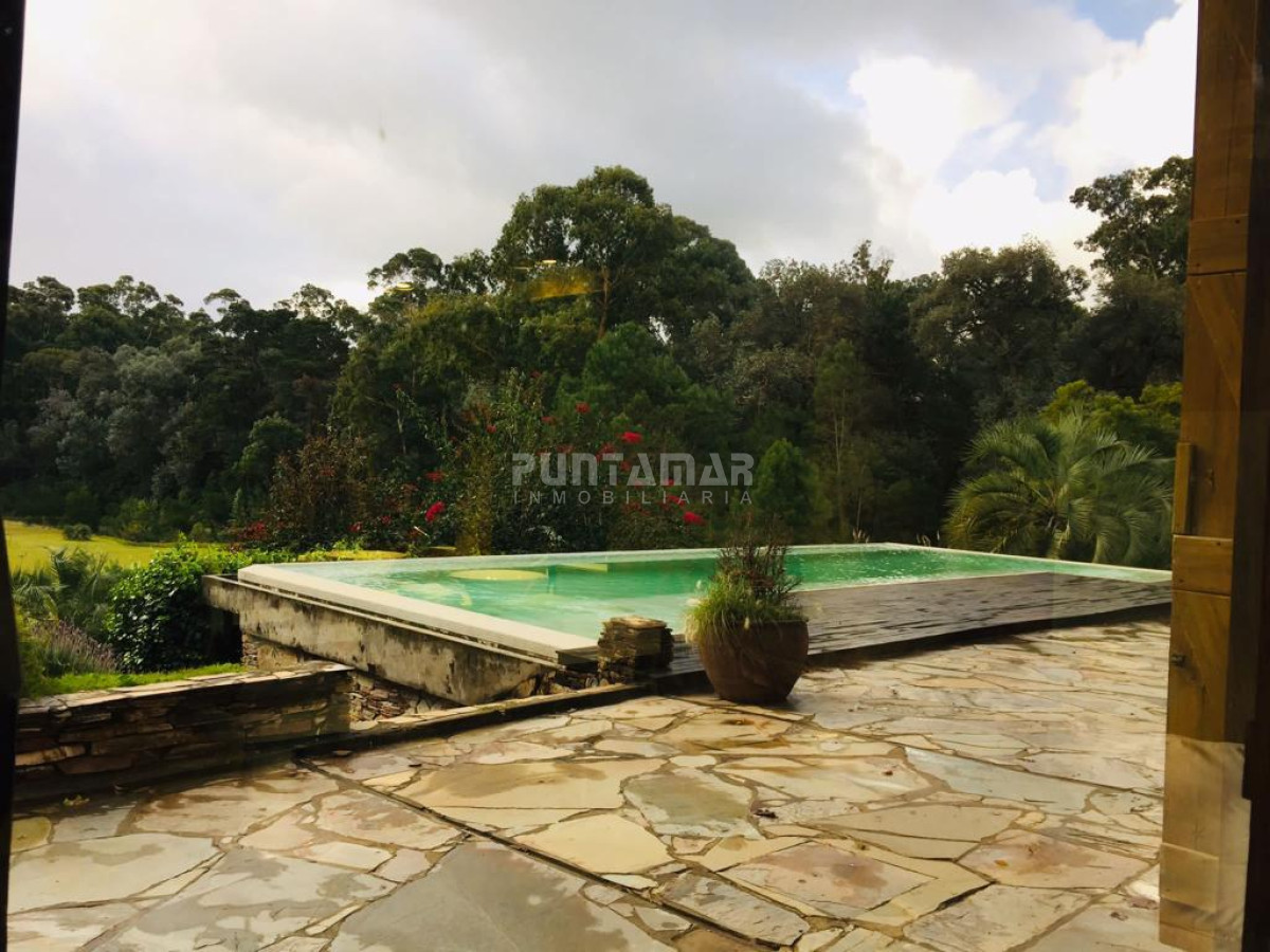 Casa ID.212858 - IMPORTANTE CASA EN CHACRA UBICADA EN RINCON DEL INDIO