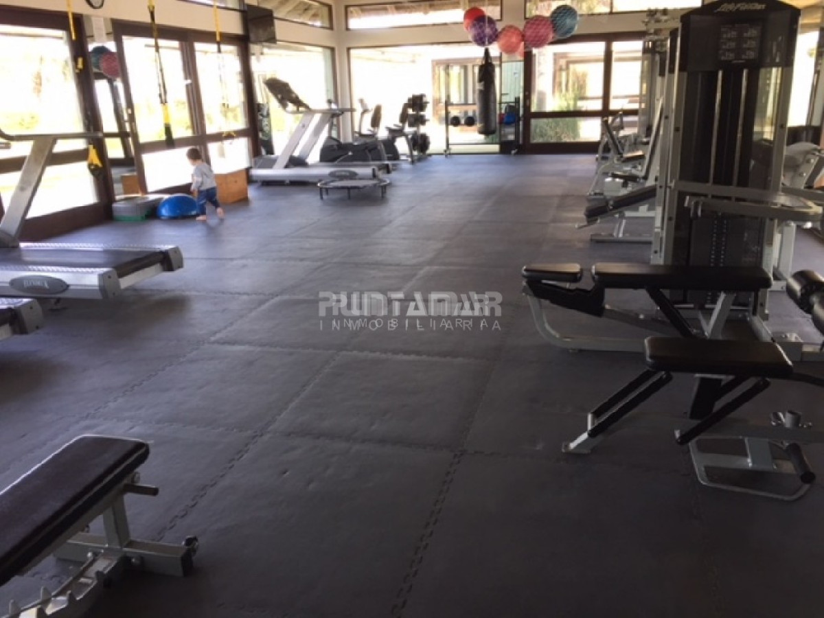 Casa ID.211933 - CASA EN VENTA Y ALQUILER EN PUEBLO MIO , 4 DORMITORIOS, PISCINA