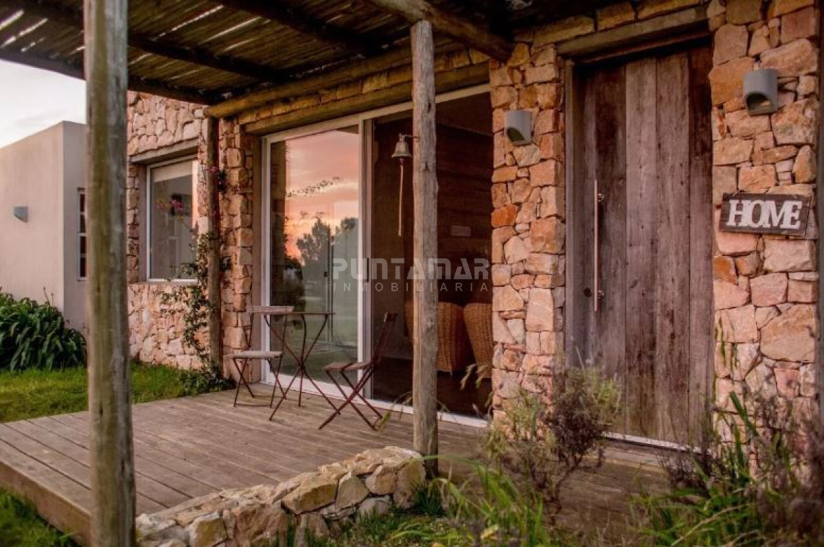 Casa ID.211930 - Muy linda casa en barrio el Quijote! 5000 mts de terreno