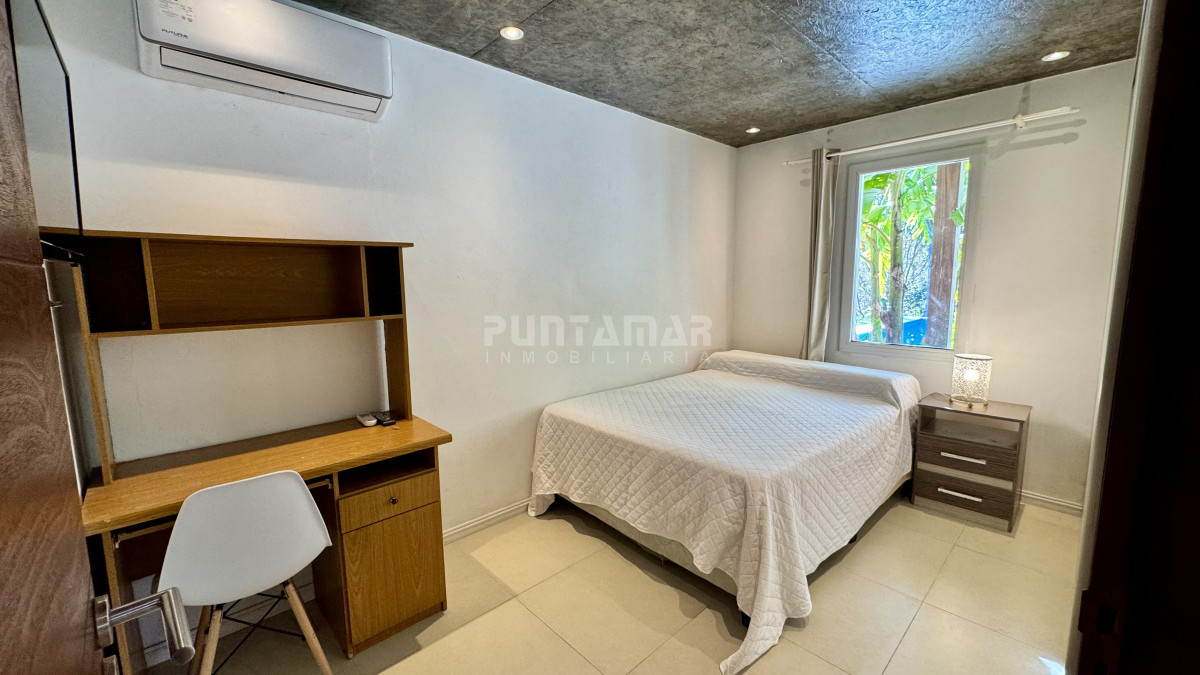 Casa ID.213690 - MODERNA CASA DE 3 DORMITORIOS CON PISCINA EN EL TESORO 