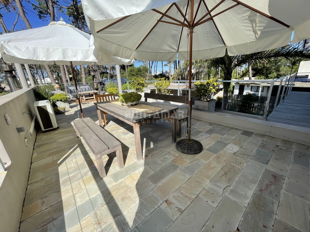 Casa ID.212480 - VENTA DE CASA 4 DORMITORIOS EN MONTOYA