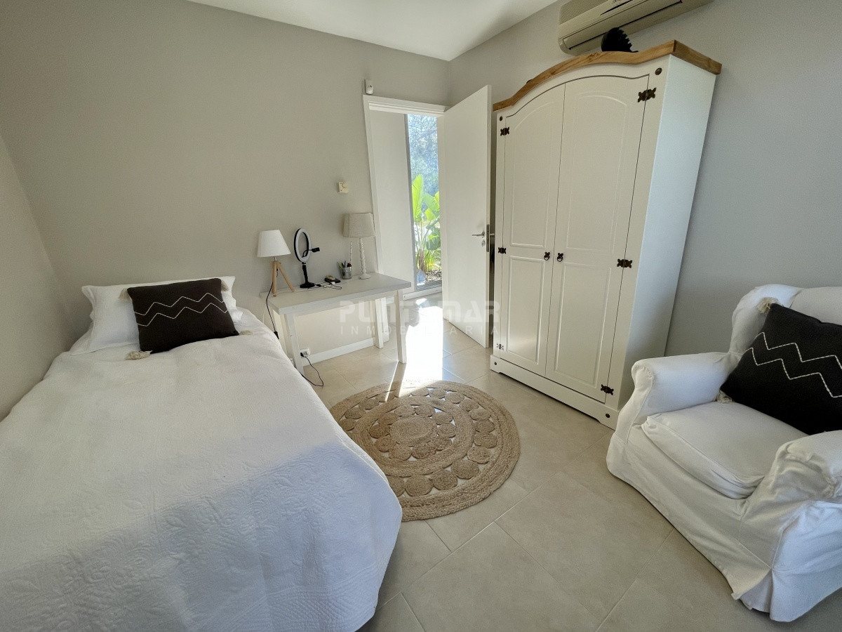 Casa ID.212480 - VENTA DE CASA 4 DORMITORIOS EN MONTOYA