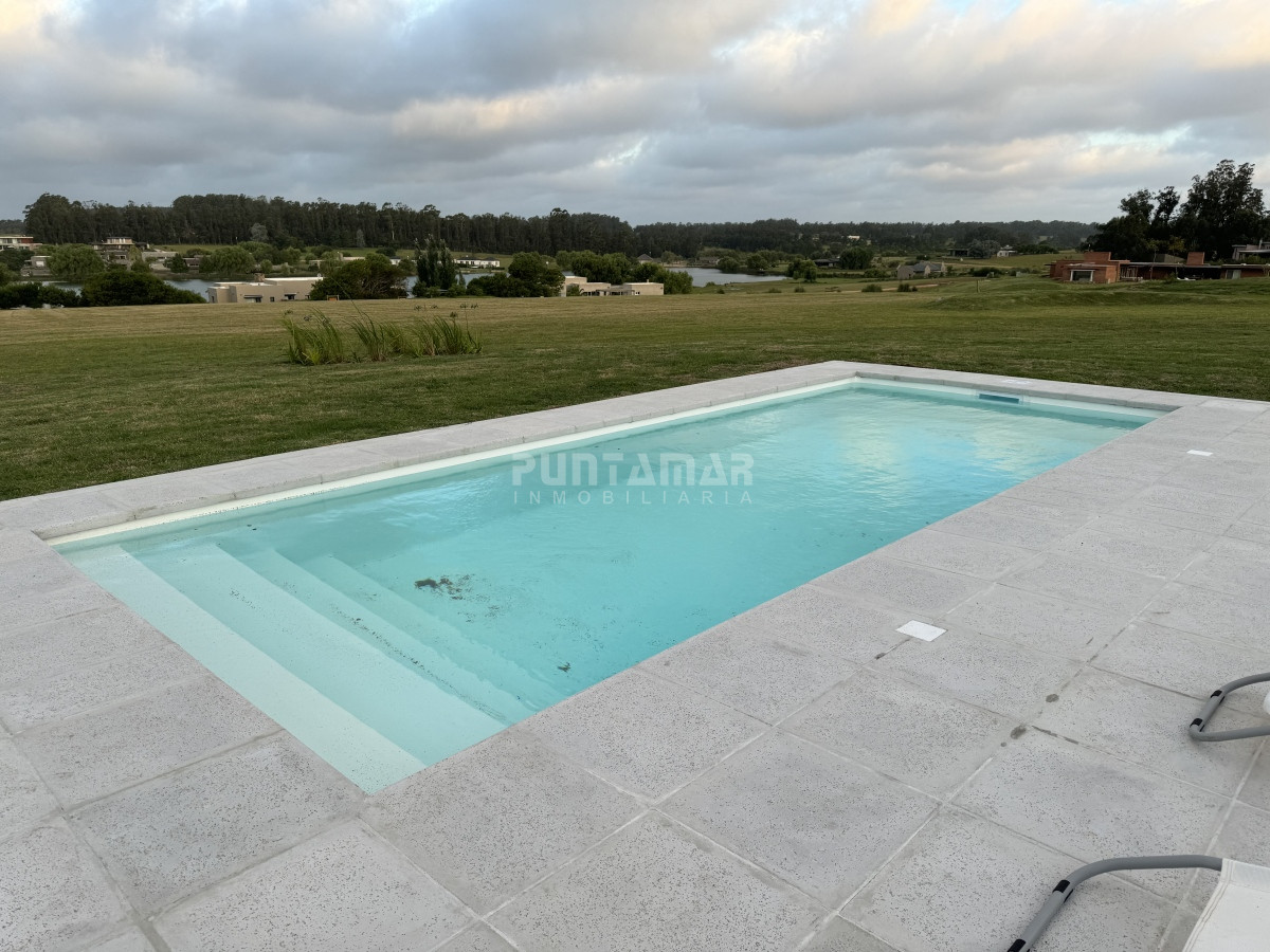 Casa ID.212882 - Casa en venta y alquiler en Pueblo Mio