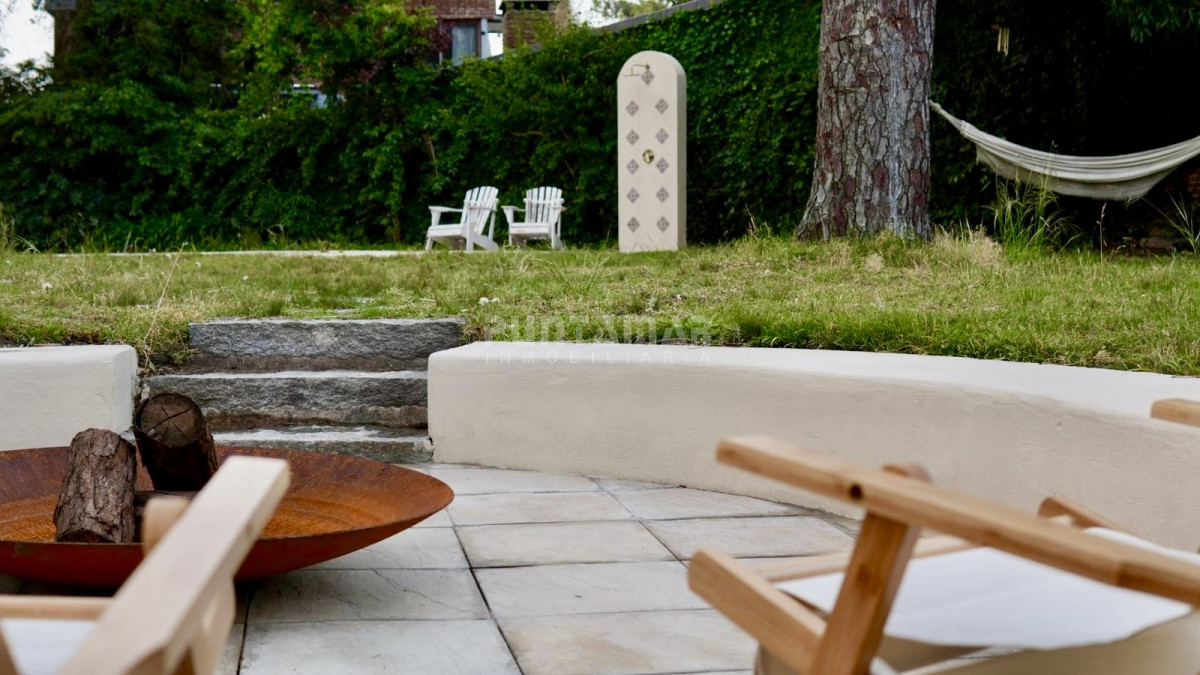 Casa ID.213532 - ALQUILER CASA DE DISEÑO DE 3 DORMITORIOS CON PISCINA EN SAN RAFAEL 