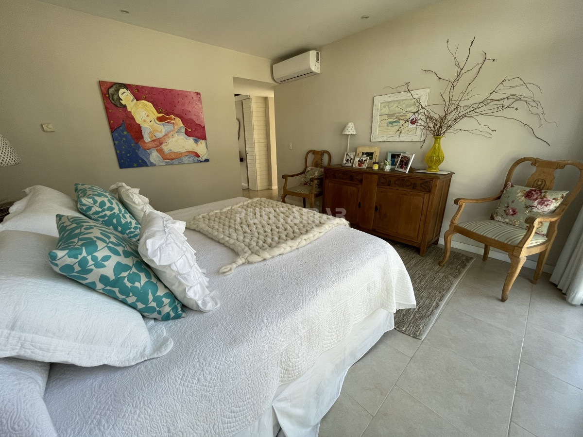 Casa ID.212480 - VENTA DE CASA 4 DORMITORIOS EN MONTOYA