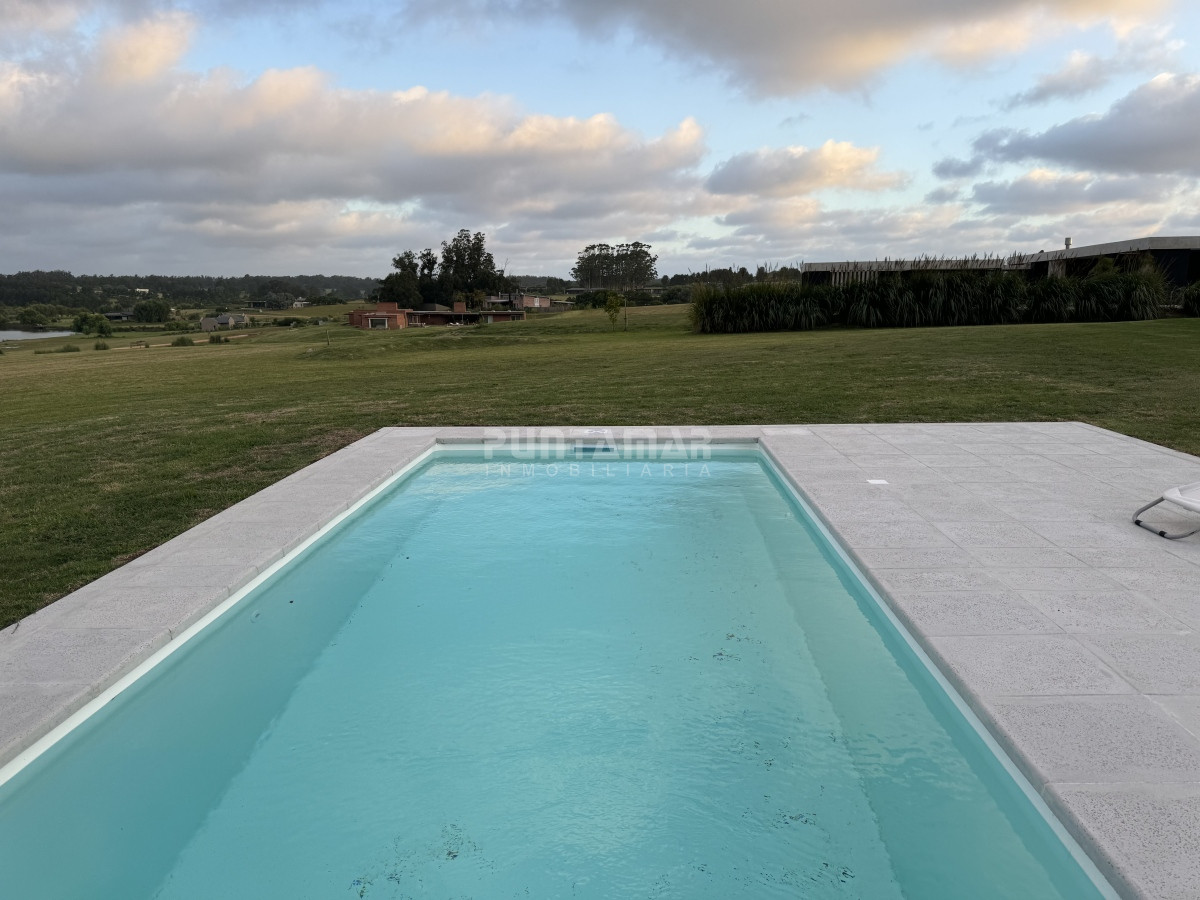 Casa ID.212882 - Casa en venta y alquiler en Pueblo Mio