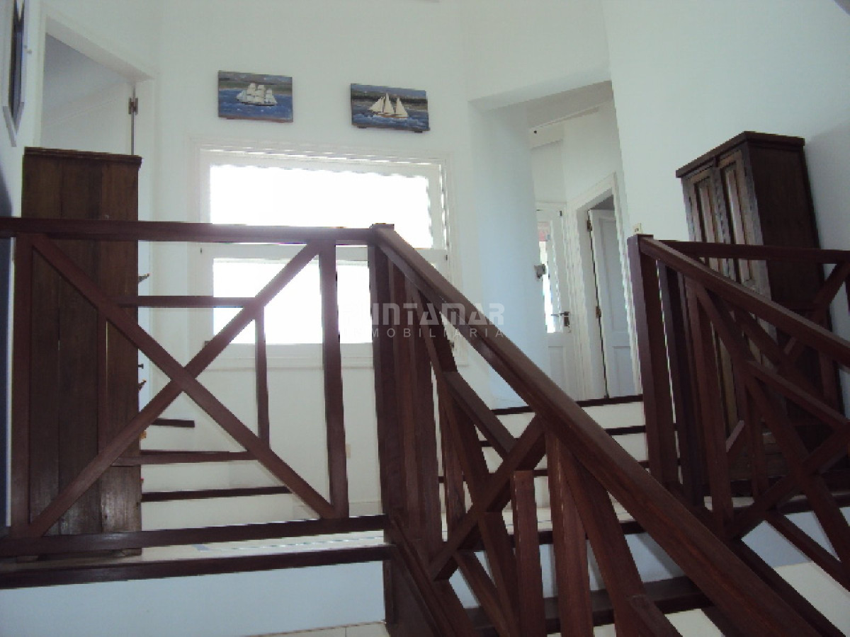 Casa ID.211703 - Casa en Punta Piedras, Manantiales, 4 dormitorios y piscina