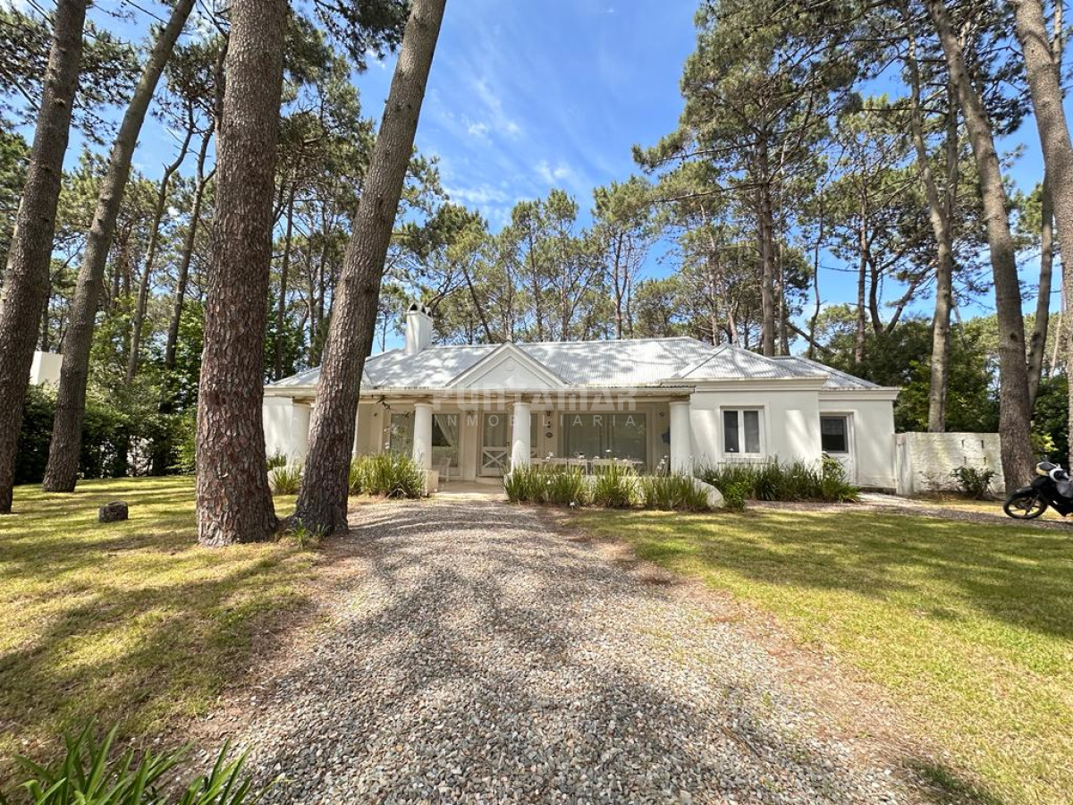 Casa ID.213173 - ALQUILER MUY LINDA CASA DE 4 DORMITORIOS EN MANANTIALES