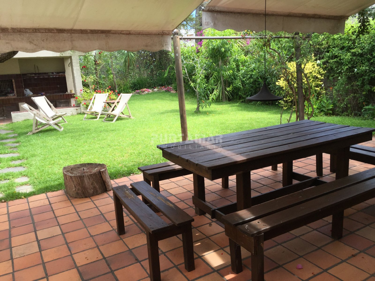 Casa ID.210662 - CASA DE 4 DORMITORIOS CON PISCINA